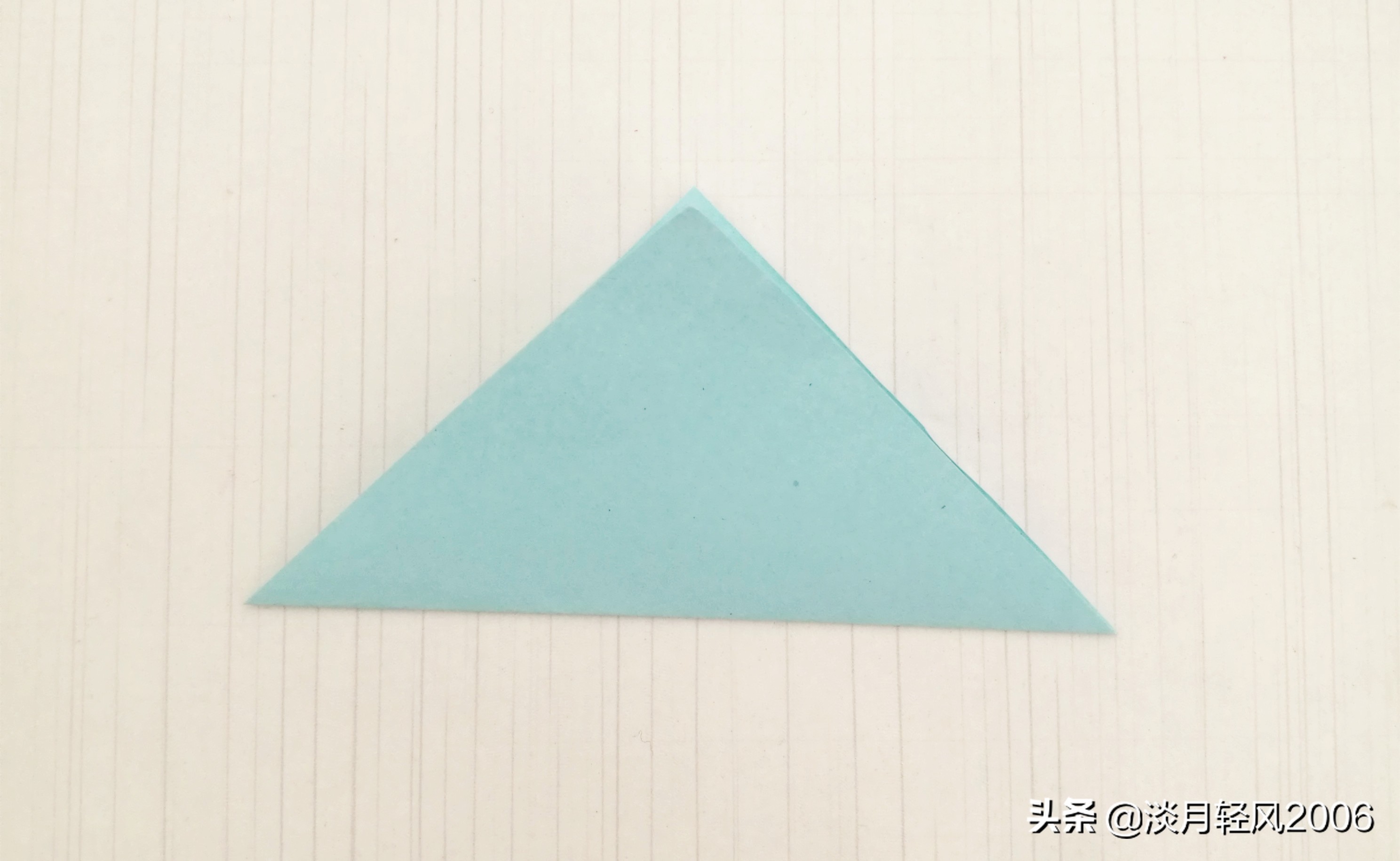 正方形彩纸剪纸手工,手工剪纸教程简单幼儿园花朵