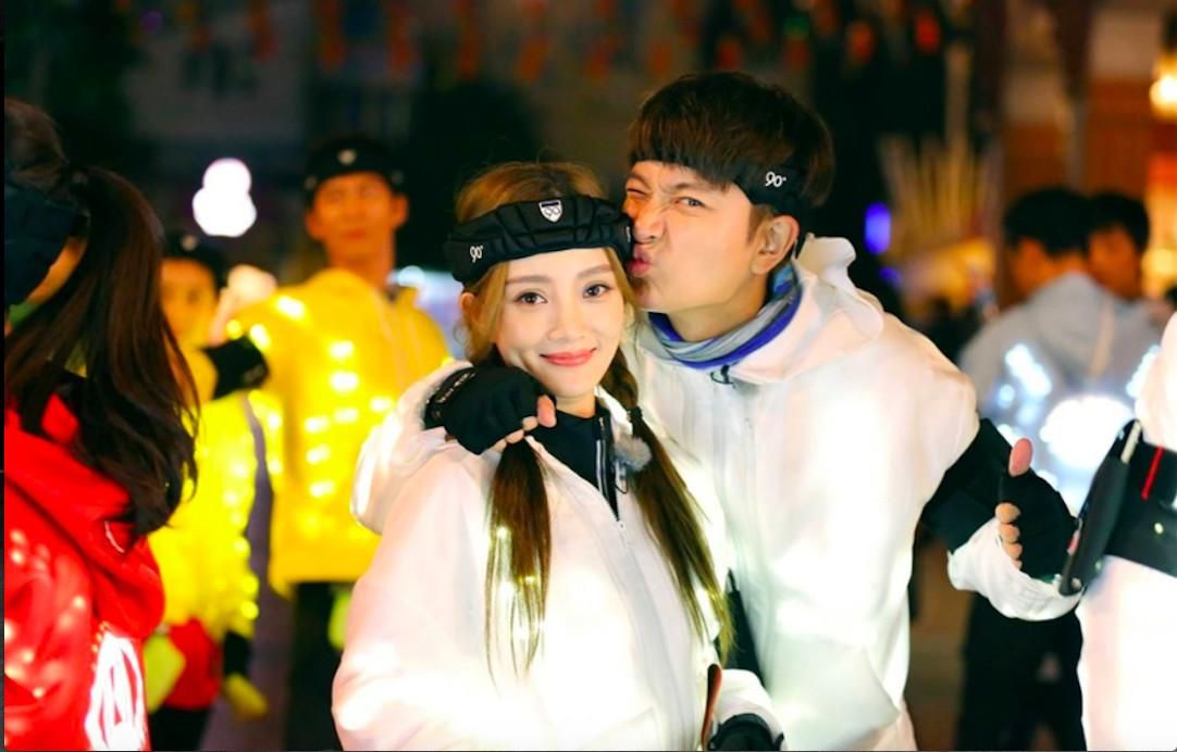 被错认成李小璐绯闻男友，说唱歌手TY携妻在线辟谣，网友被逗笑了