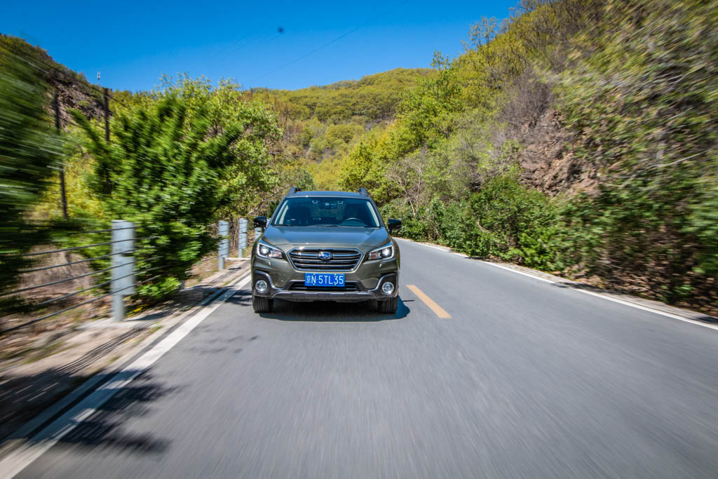 2020款斯巴鲁傲虎特装版黑色,斯巴鲁傲虎2021款特装版