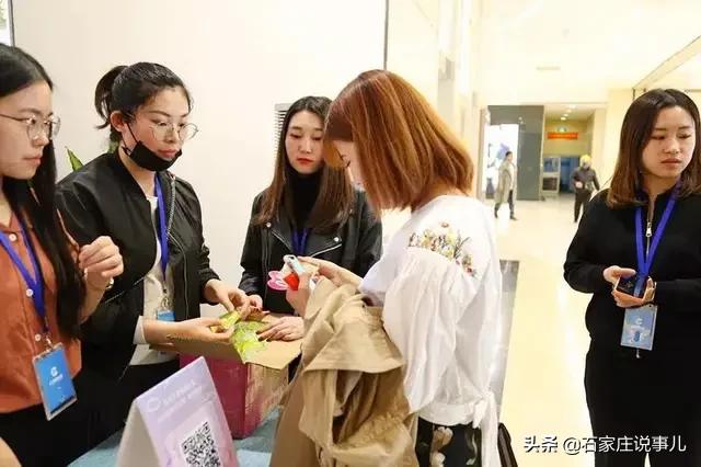 牵手“Theone”――相约先天下星座潮玩派对