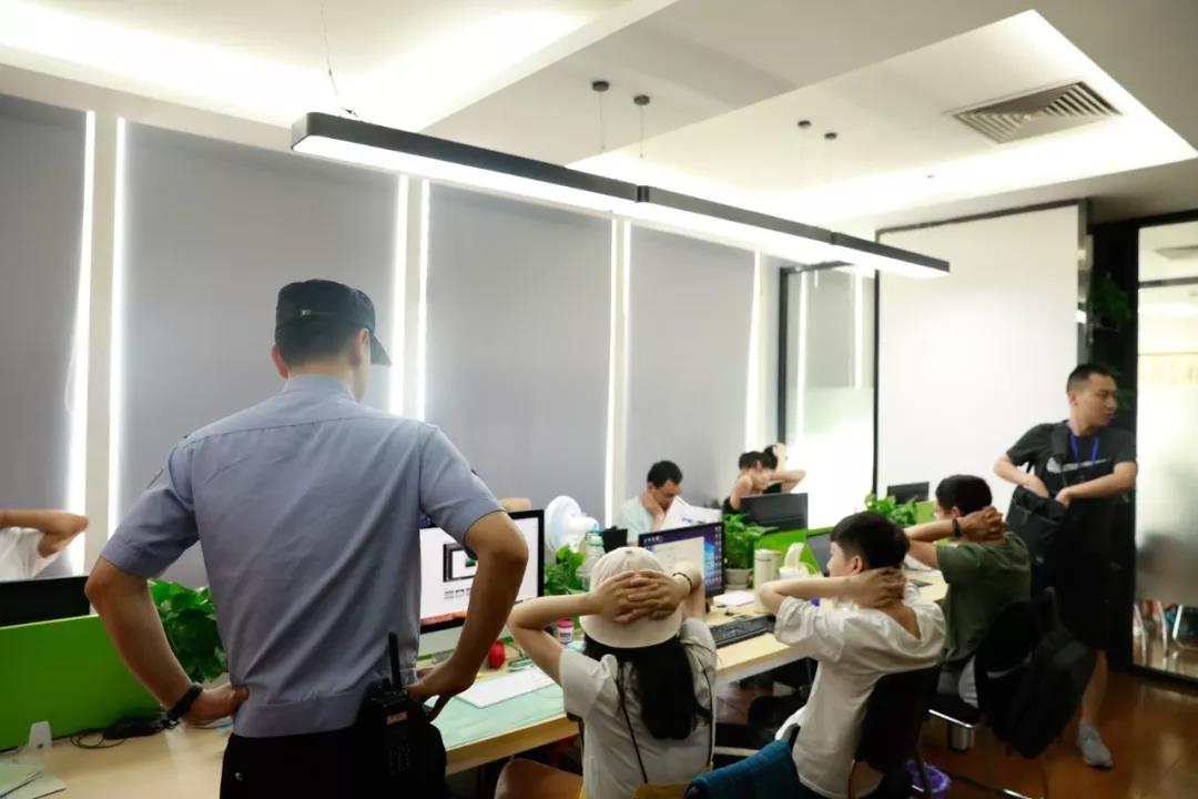 所谓*币特比**交易，涨跌竟全在他们手里！杭州上城警方解密*币特比**案大*局骗**