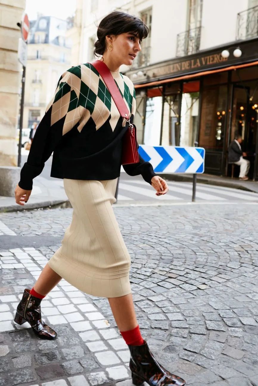 别再露脚踝了,今冬不流行露脚踝了露袜才更时髦