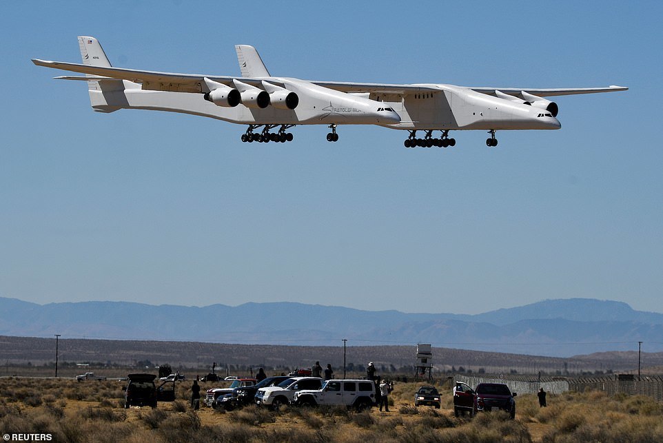 世界上最大的一个战斗飞机,世界上最大的飞机有10个引擎