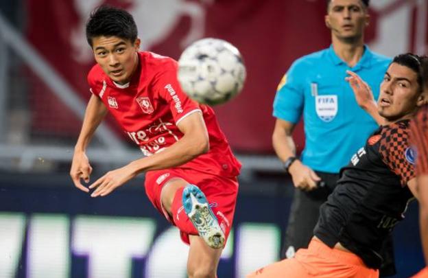 日本又一位零零后自证立足欧洲！内切爆杆看呆造欧洲足坛大冷门