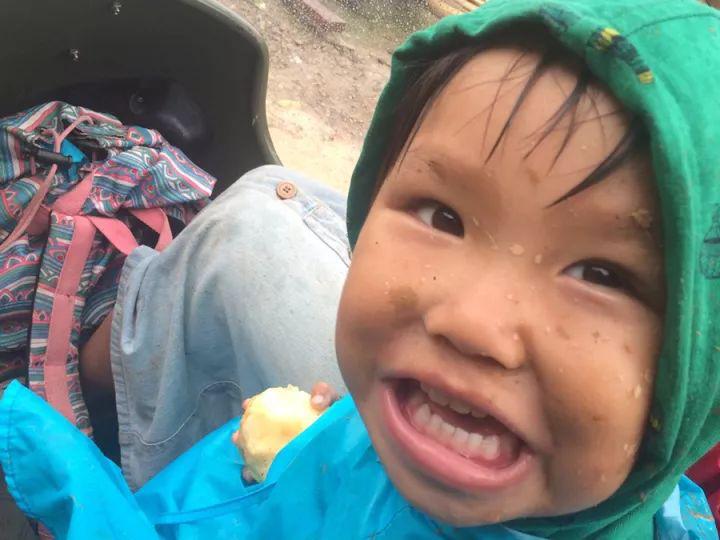 他叫辛巴，不是狮子王，8岁穿越12国：最好的教育，永远在路上