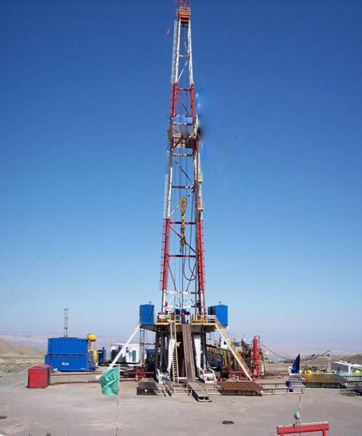 石油基础知识探索能源之王的奥秘,石油在开采和使用过程的优劣