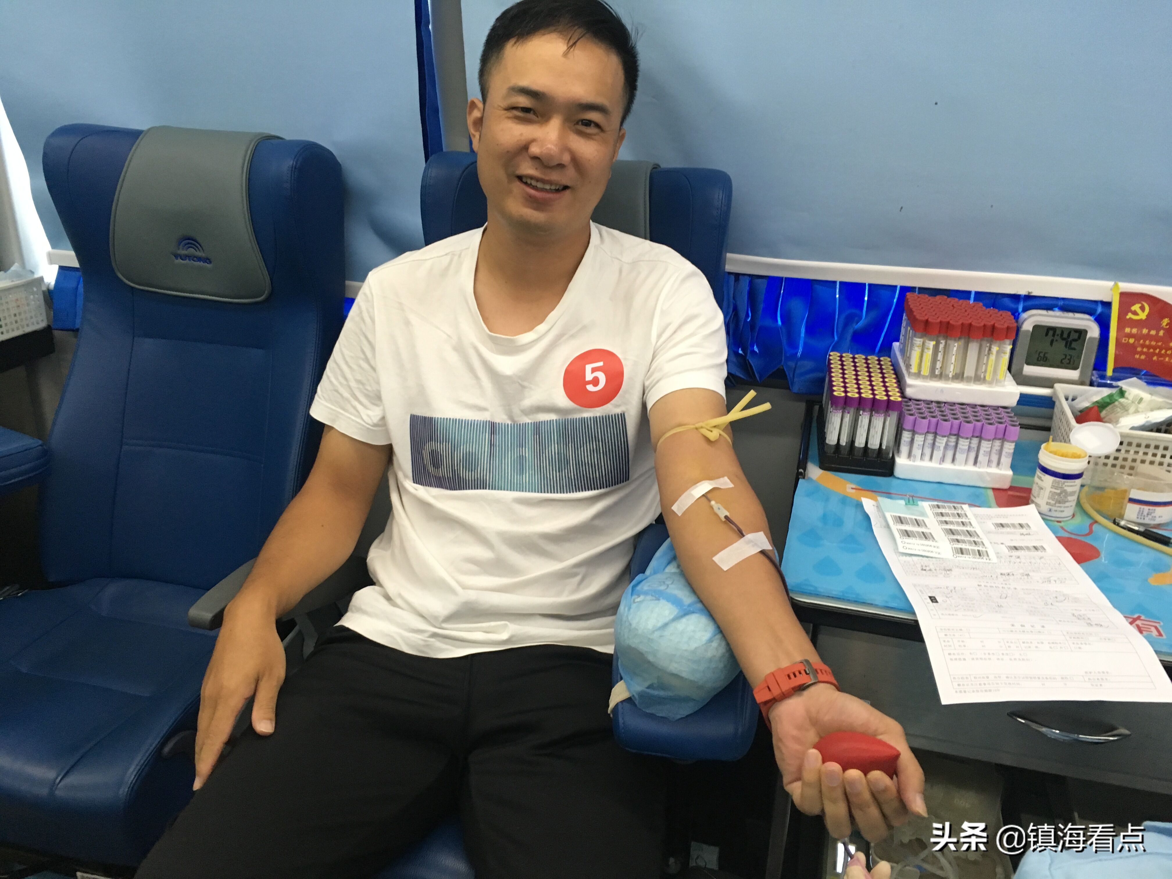 女子4年无偿献血4万毫升,无偿献血者在宁波市献血累计多少