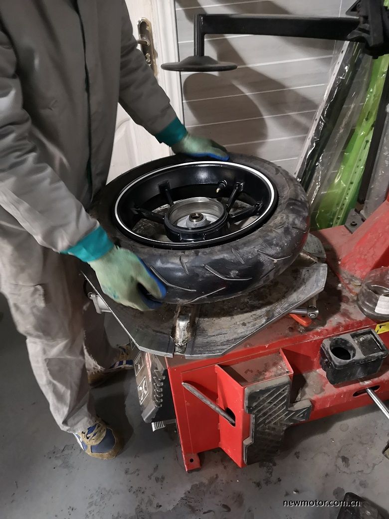 速腾更换轮胎注意事项,机动车轮胎更换注意事项