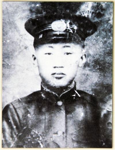 红岩女主饶国模：为爱私奔，丈夫入国民*党**并再婚，她把家献*产党共**