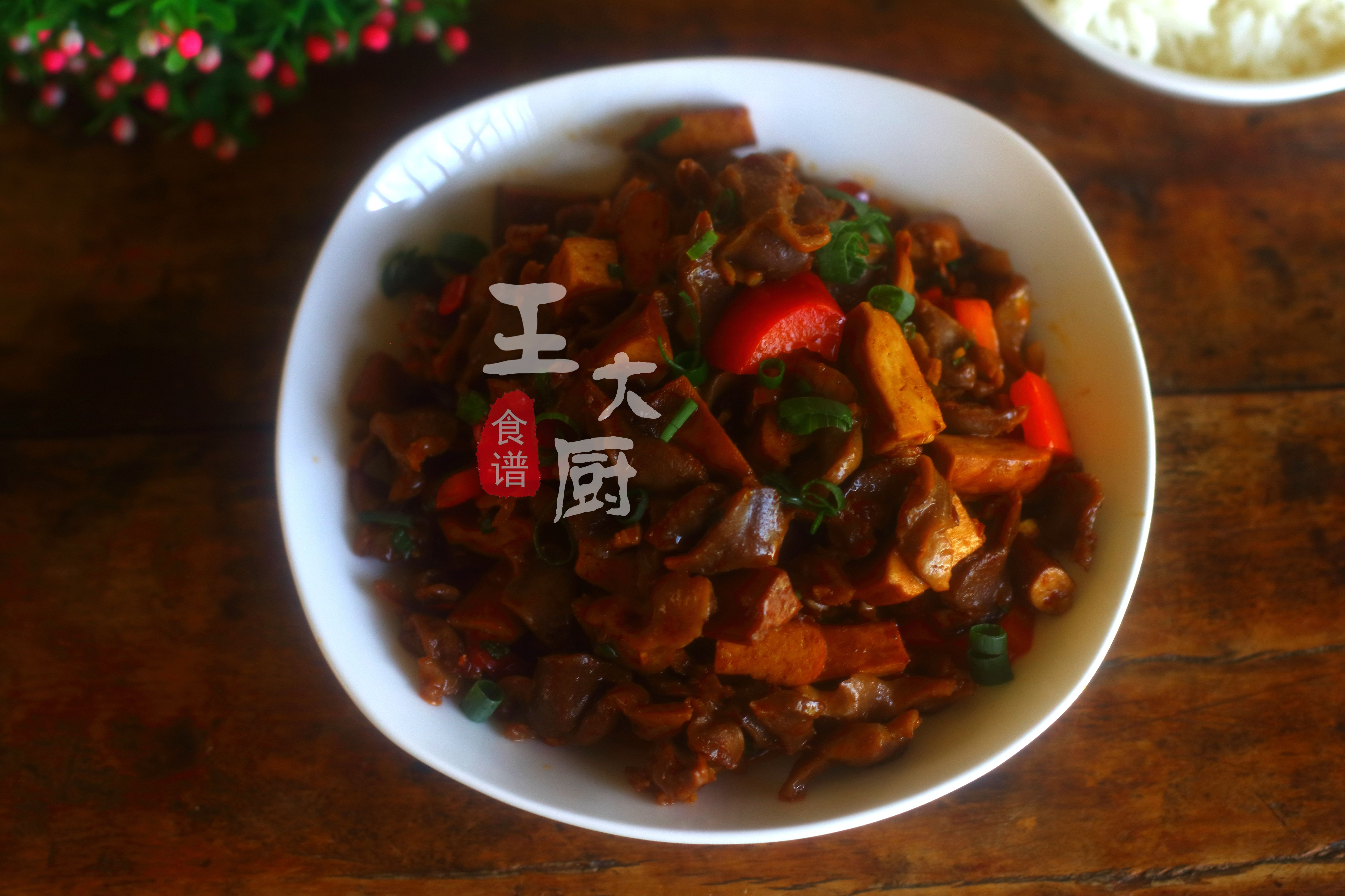 炒鸡肝鸡胗怎么做好吃又嫩,香干炒鸡胗的家常做法大全