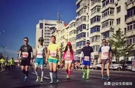 哪些明星跑马拉松,跑马的明星