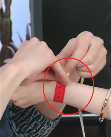 杨幂做客李佳琦直播间完整版,杨幂到底有多强壮