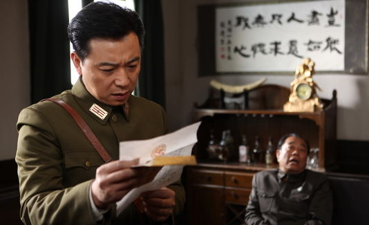 背叛、潜伏、离间，敌中有我；攻心、奇谋、谍战，斗智斗勇！