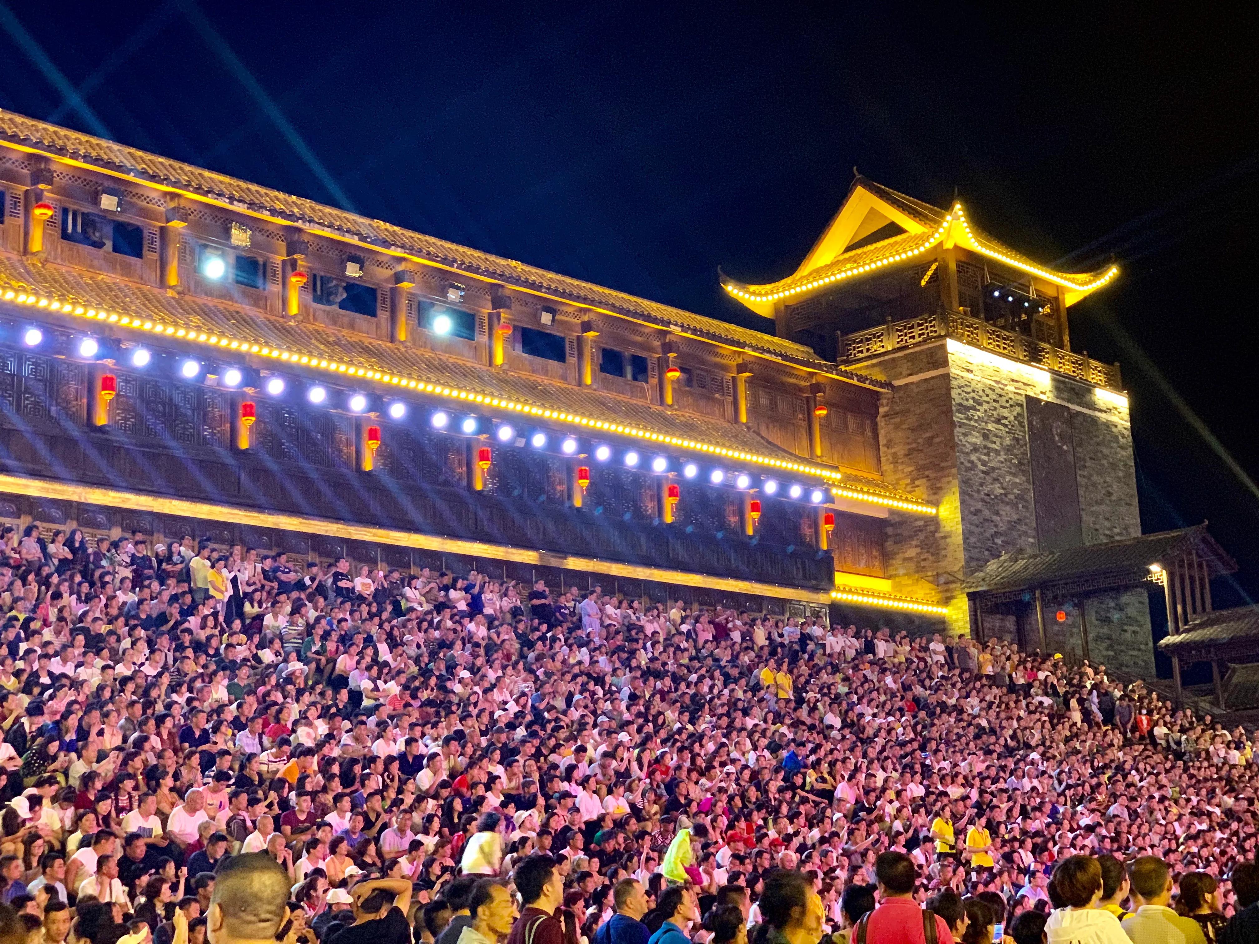 张家界魅力湘西最后互动,张家界千古情和魅力湘西距离多远