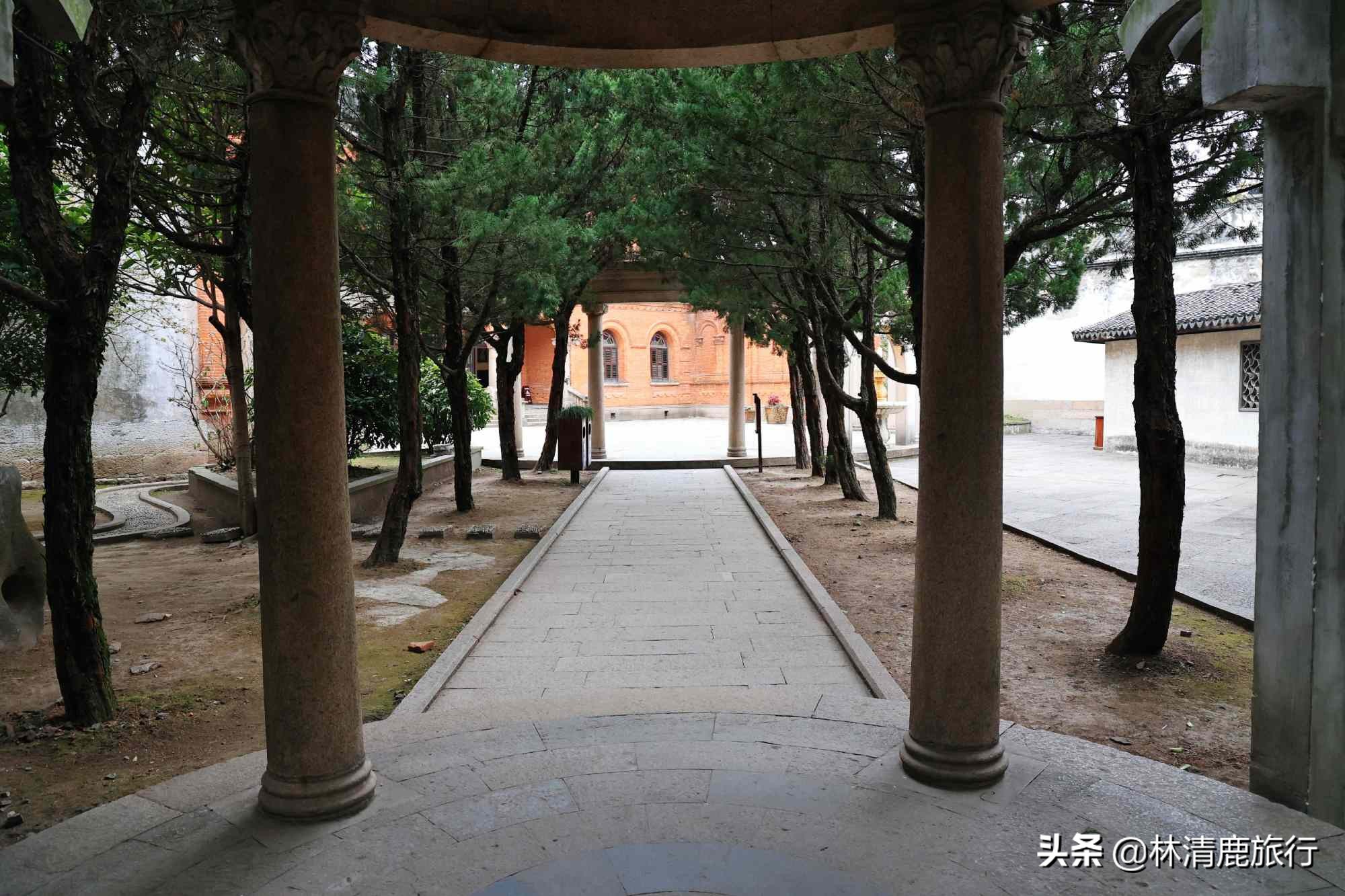 娓呮湯鏈夊悕鐨勫瘜浜屼唬,鏄庢竻缃戠孩寤虹瓚