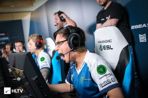 csgo人物头型,csgo发型总监twistzz多大了