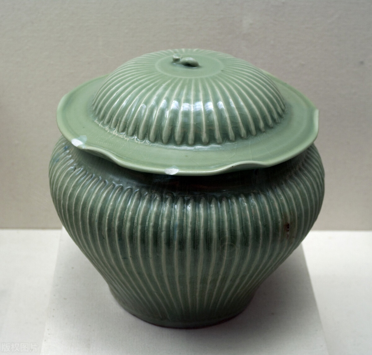 龙泉窑馆藏精品,元代龙泉窑瓷器鉴定方法