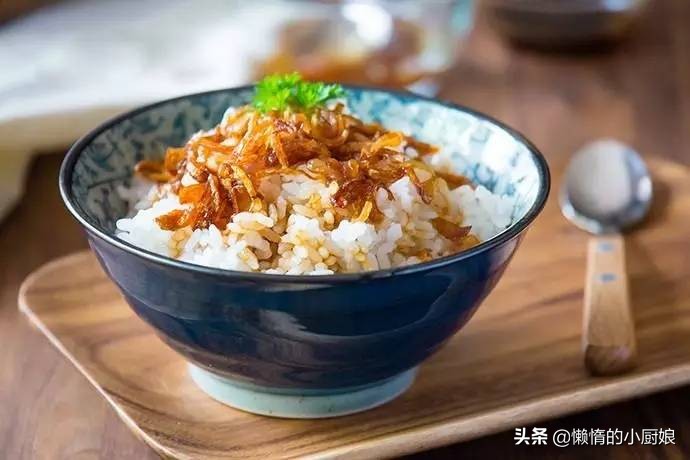 猪油拌饭吃起来香但是没啥味道,猪油拌饭的正确方法