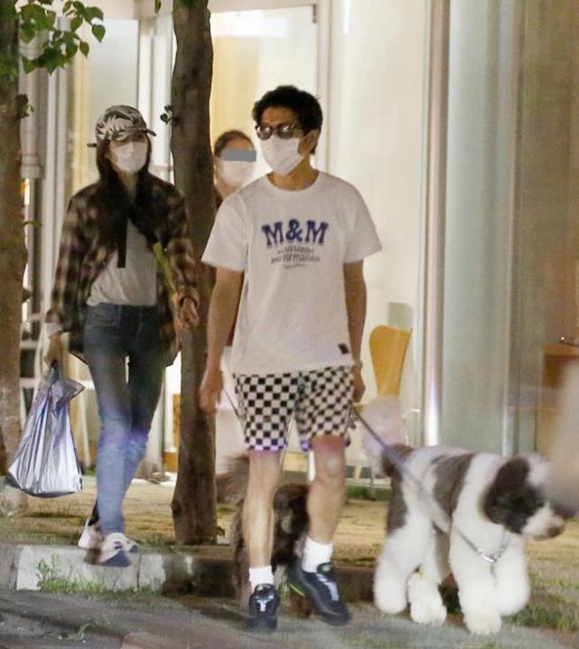 木村拓哉同款裤一分钟断货，潮流鼻祖吊打鲜肉，吹风扇都是摇滚范