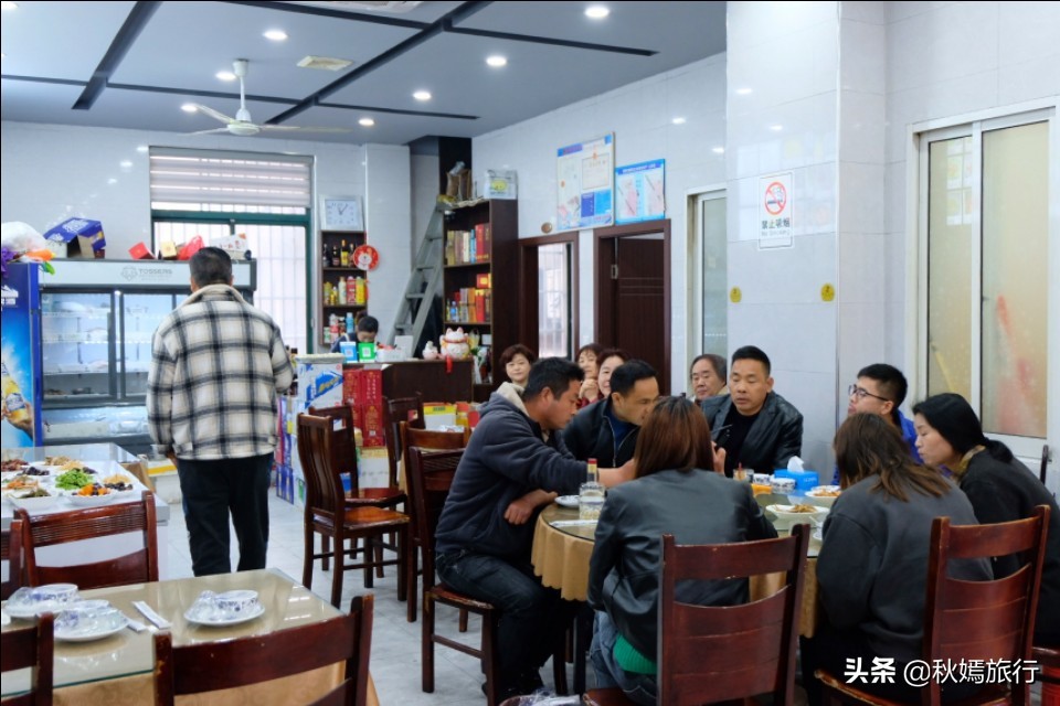 春雨菲菲游常熟滨江公园，浒浦江边品江鲜，23道菜共720元贵吗？