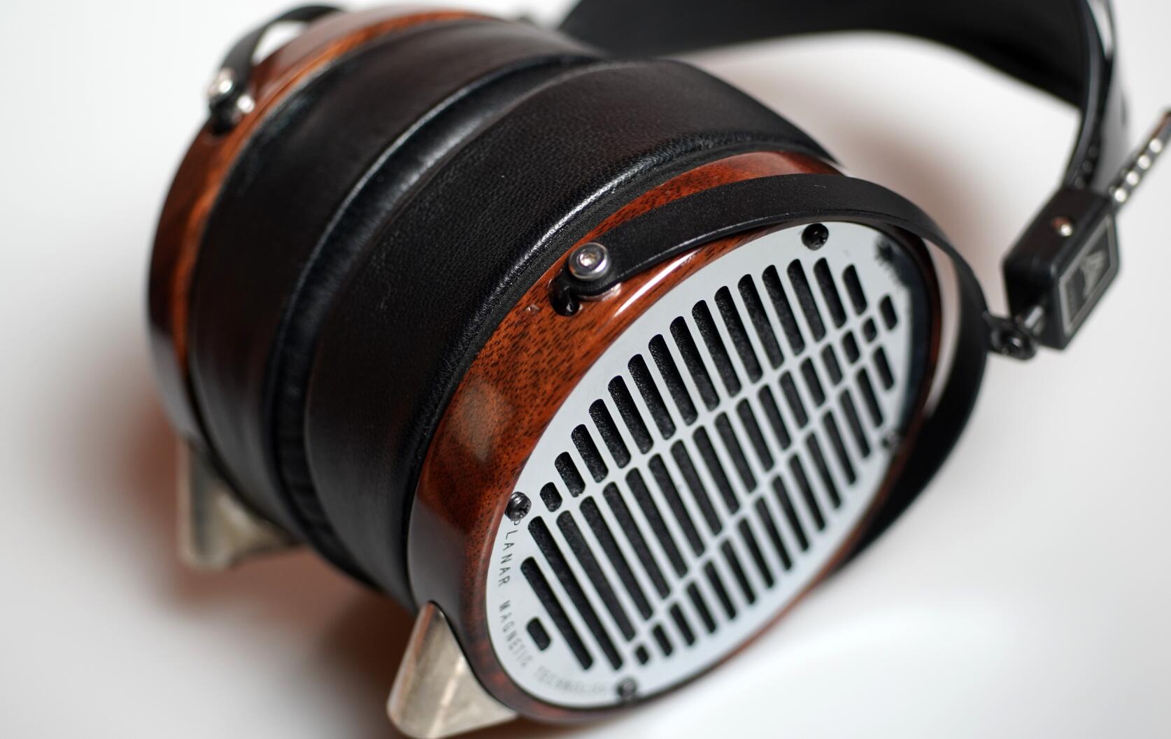 聊一下我喜欢的摇滚音乐以及适合听摇滚的耳机，*放播**器