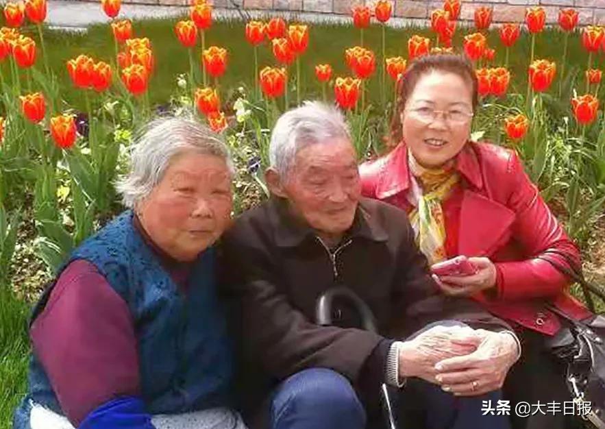 爷爷和奶奶做的布鞋,奶奶做的布鞋