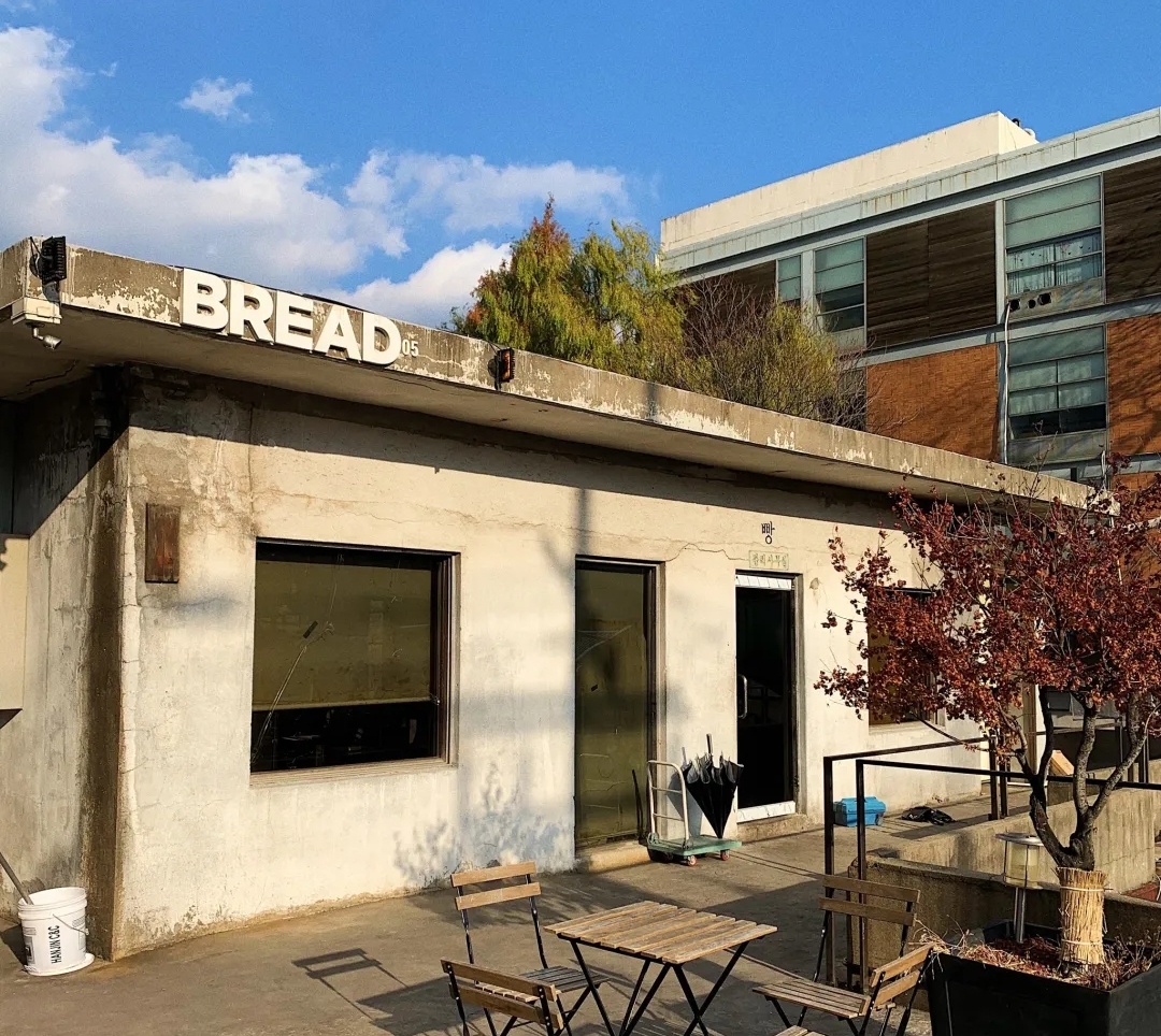 韩国网红设计师，把旧厂房改导致咖啡烘焙店，开这样的店真幸福