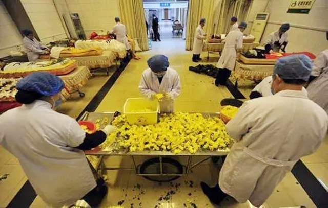 中国入殓师纪实,入殓师是在殡仪馆工作吗