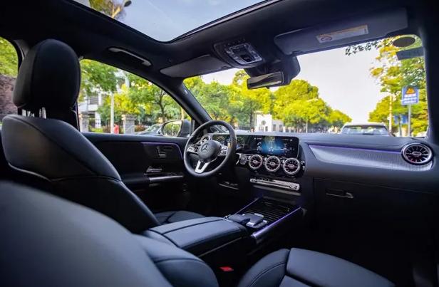 入门即豪华试驾奔驰全新gla200,新款奔驰gla200车型试驾视频