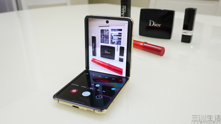 三星galaxyzflip4横向折叠评测,三星折叠屏zflip3与华为折叠屏
