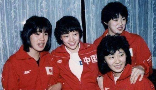 中国女排奋斗经历简短20字,排球运动简史中国女排
