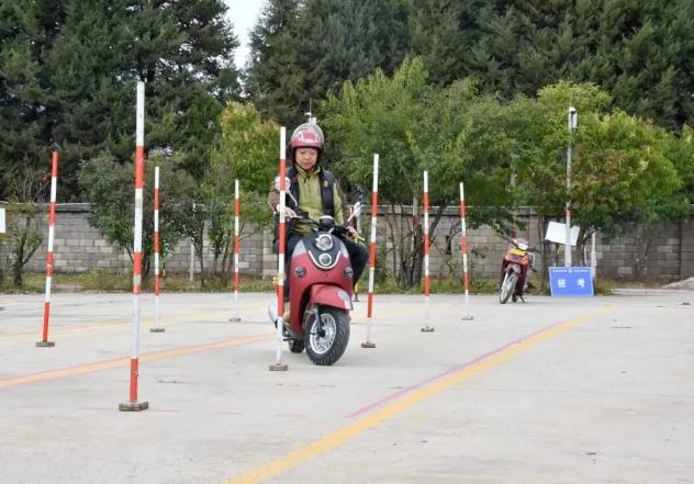 电动车没上牌被罚款多少,电动车上牌照需要多少费用