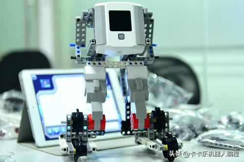 小朋友乐高机器人编程活动,小孩乐高课程和机器人编程