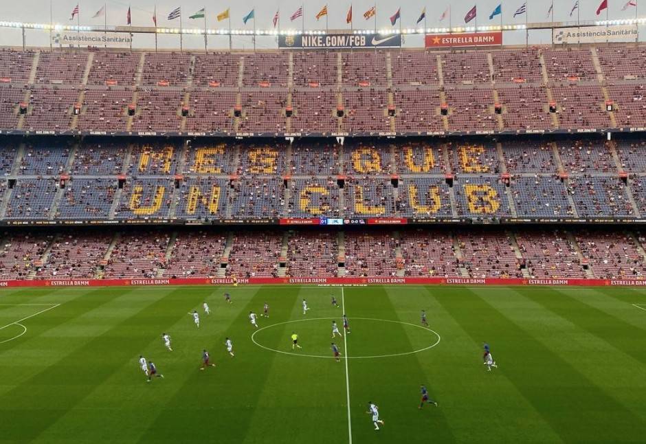 巴萨极端球迷骂梅西后果,巴萨大逆转巴黎球迷疯狂