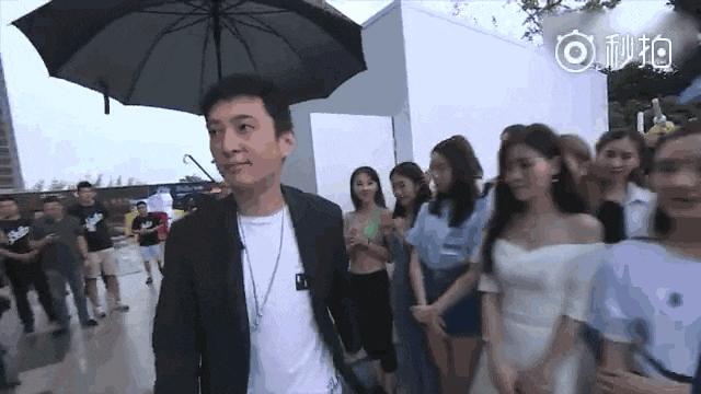 乱世张少帅，盛世王少爷，两个首富之子，同样一个德行