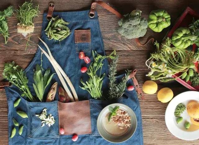 他在大理租下23个足球场大的地方，种菜、养牛、建农场日子过成诗