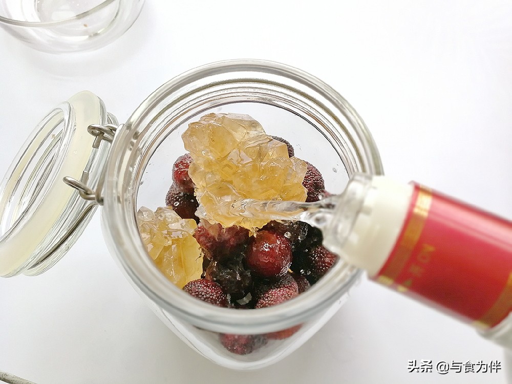 杨梅酒怎么泡才香浓郁又好喝,杨梅酒怎么泡好喝又简单