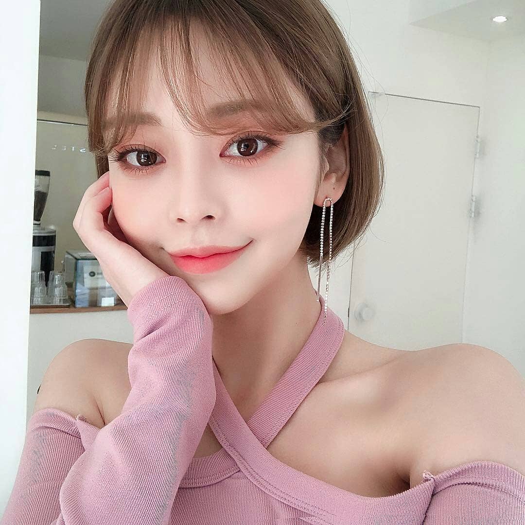 显脸小还减龄这6款发型超好看,适合脸小的秋冬的发型