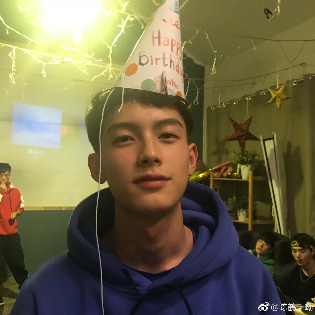 鏄撶儕鍗冪幒鐜嬭仾,鏄撶儕鍗冪幒鍜岀帇鎬濊仾鍚堢収