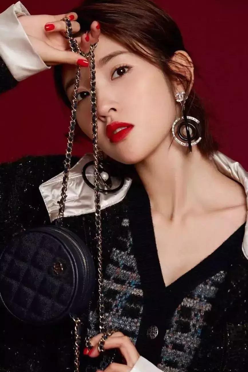 额头前短碎发怎么做造型,额头小碎发怎么卷好看