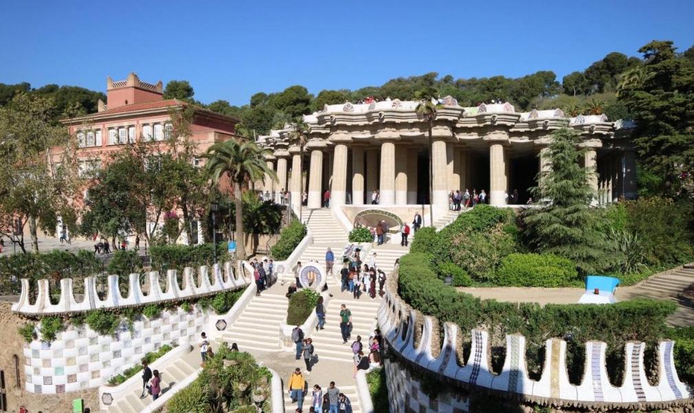 设计大师安东尼奥高迪,西班牙设计大师高迪