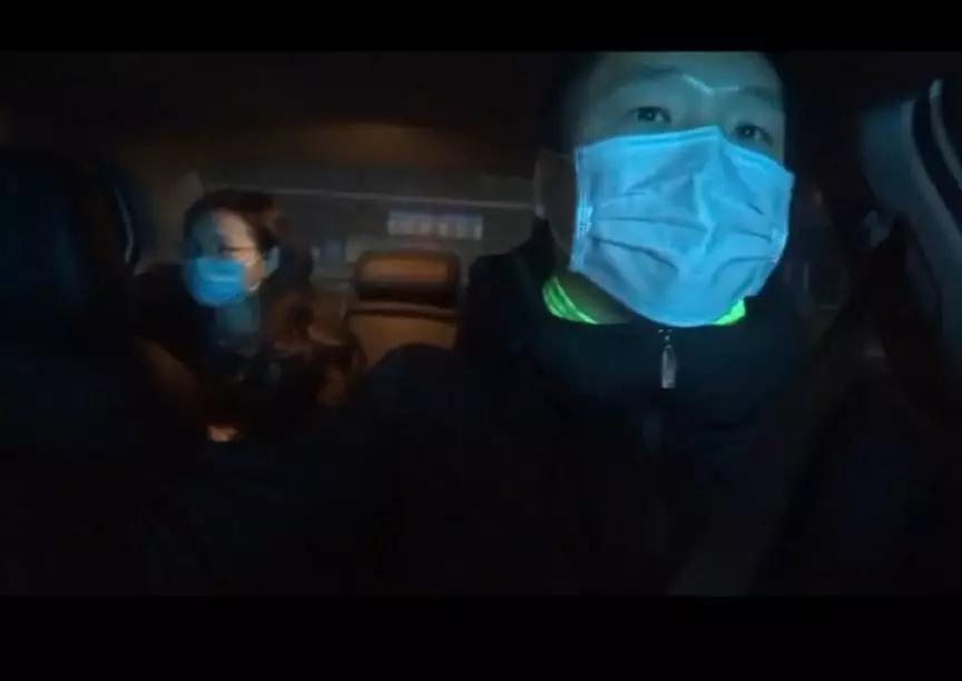 一个志愿者眼里的武汉医护：8公里走路上下班，怀孕7个月冲一线