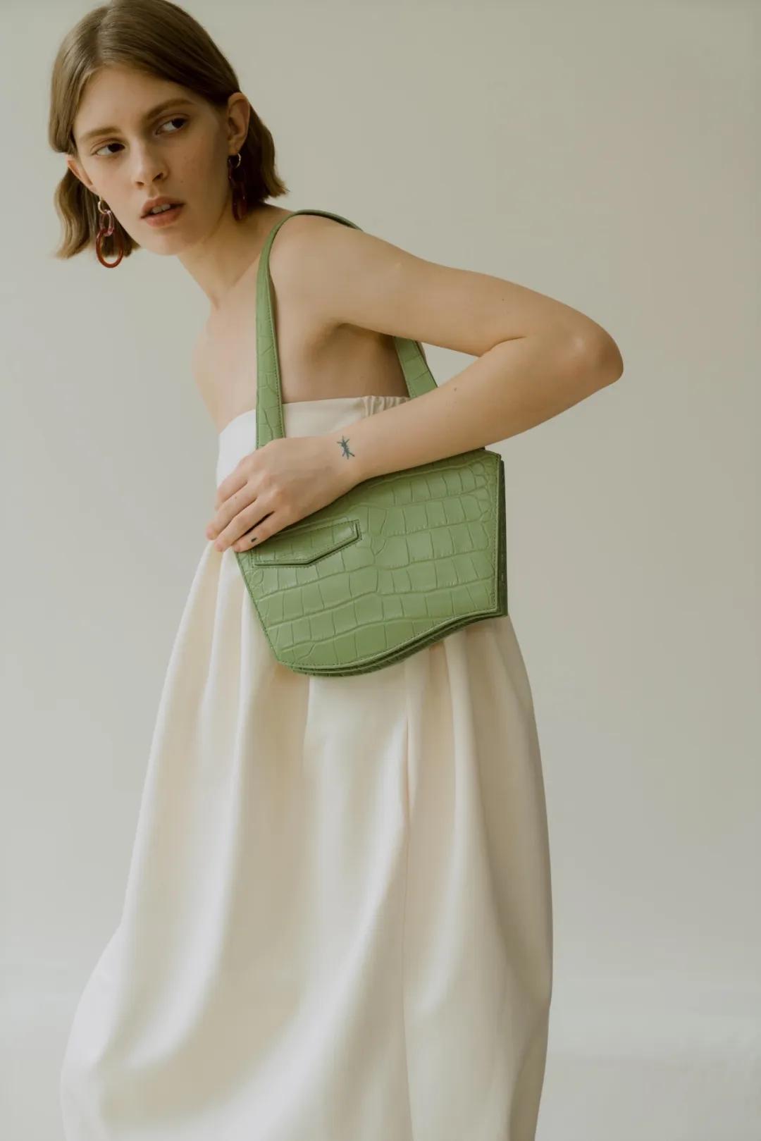 钟楚曦宋妍霏对比照,宋妍霏钟楚曦时尚搭配