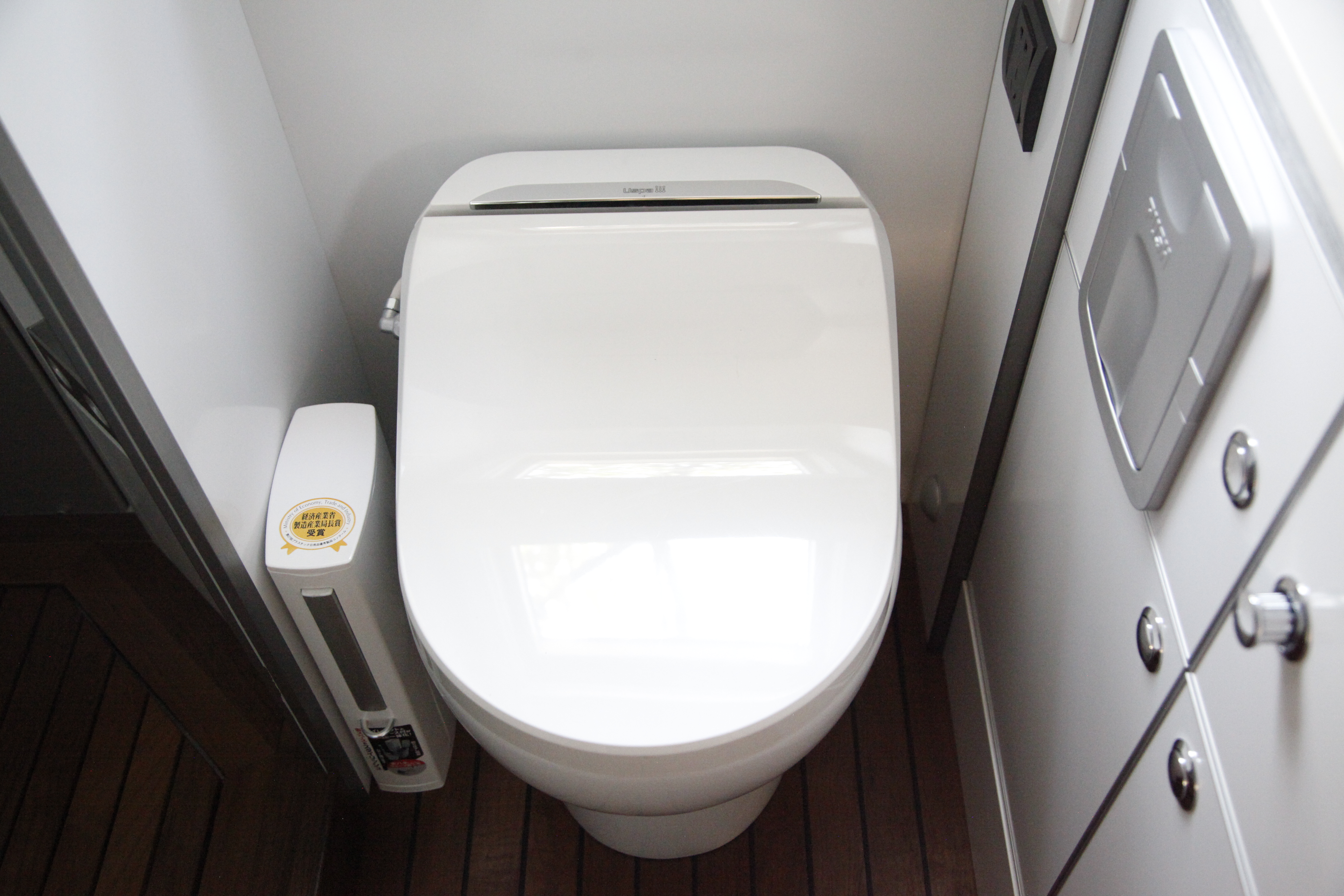 越野强劲王者，独栋别墅享用，阿莫迪罗曼8x8征服你了吗？