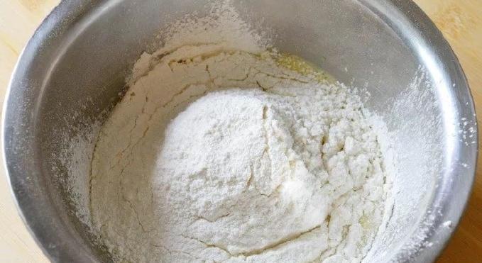 继全民凉皮，肉夹馍之后，电饭煲蛋糕又火了，详细步骤来了