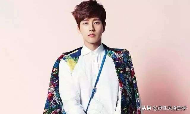 一款暖男必备发型,暖男发型推荐不烫