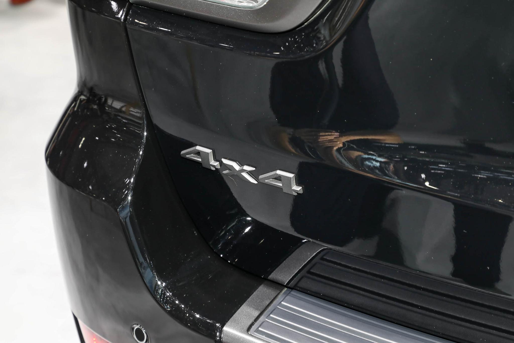 老车jeep大切诺基值得入手吗,jeep大切诺基是四驱吗