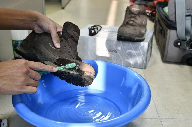 盘点小学生穿不起的鞋,lowa户外徒步鞋哪款是经典款