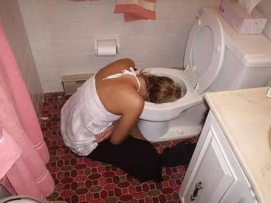 阿里女员工自曝被灌酒事件,阿里女员工自曝饭局醉酒