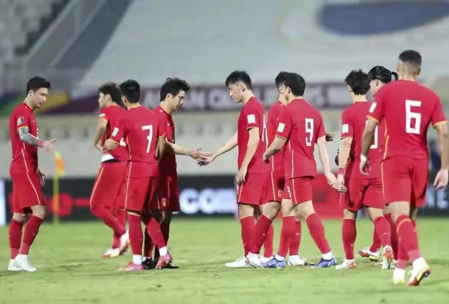 李铁回击质疑：这次换人是正常的！个性太强的人！“铁”定出局